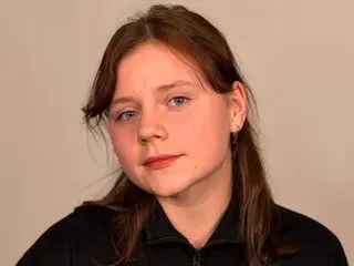 TonaBurgard online show